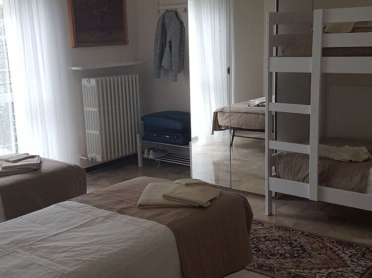 标准四人间共用浴室, Bed & Breakfast Ai Due Vecchi Ulivi