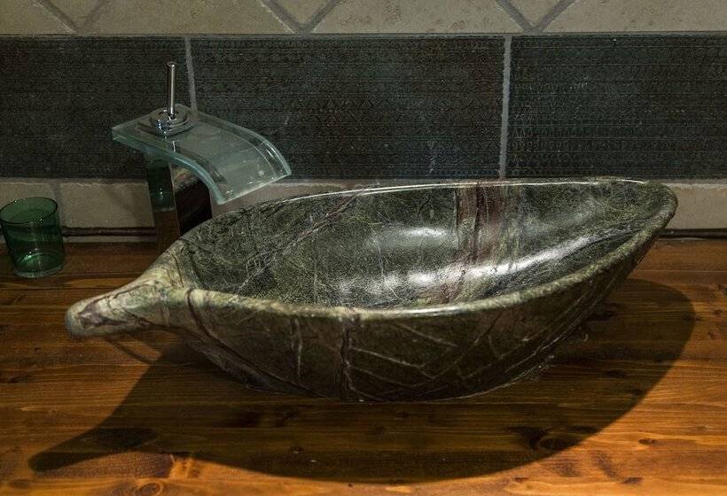 스탠다드 룸, Fermati Che è Tardi