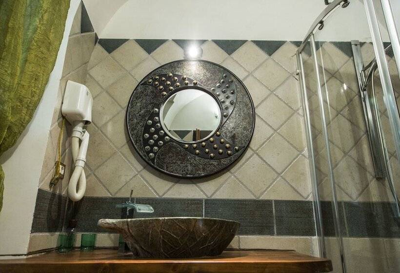 스탠다드 룸, Fermati Che è Tardi