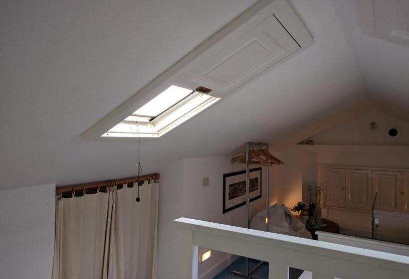 标准间, La Locandina