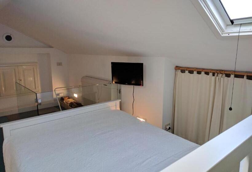 标准间, La Locandina