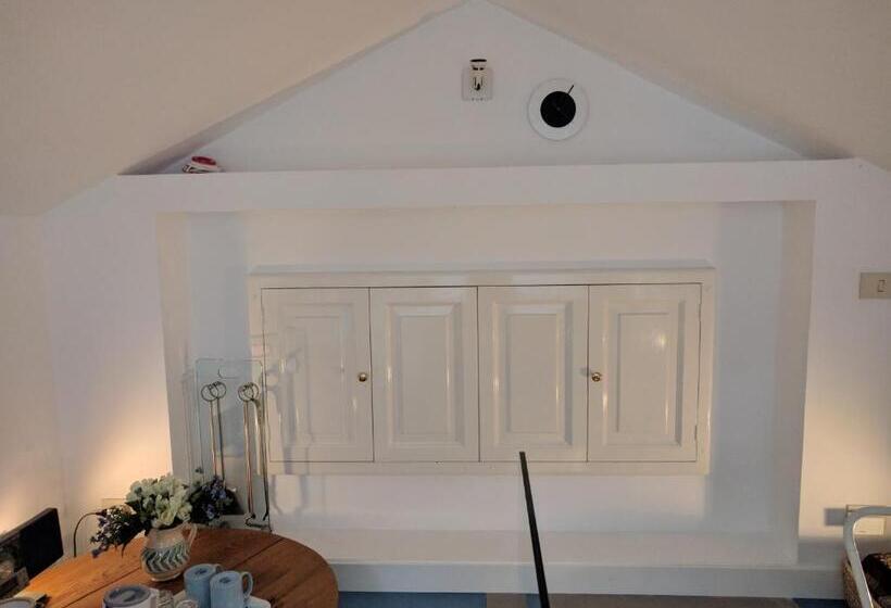 标准间, La Locandina