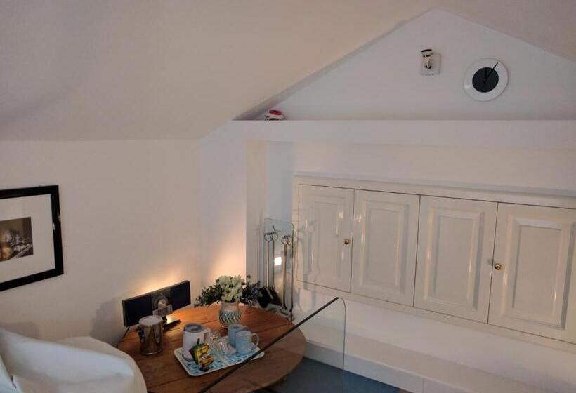 标准间, La Locandina