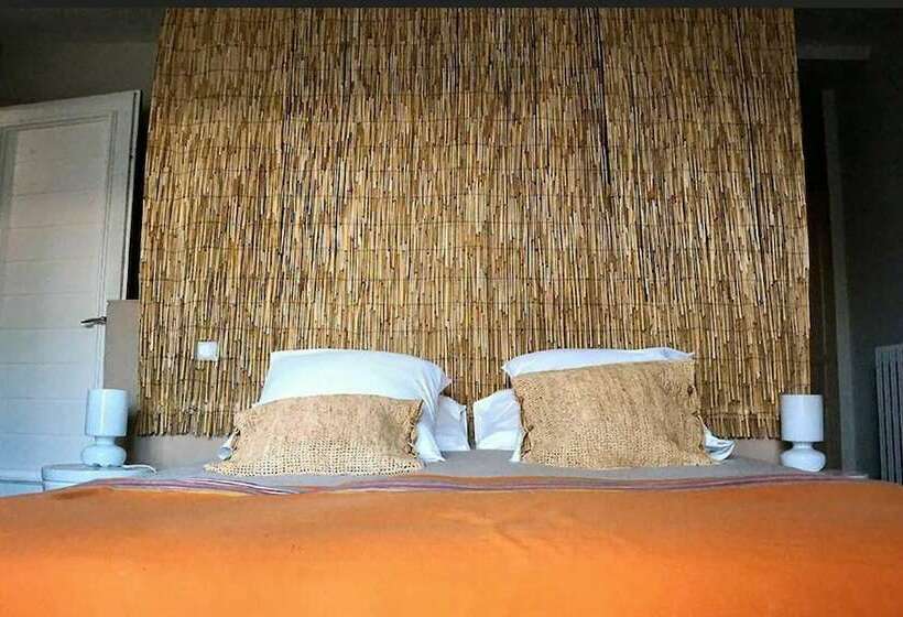 스탠다드 룸, La Singulière