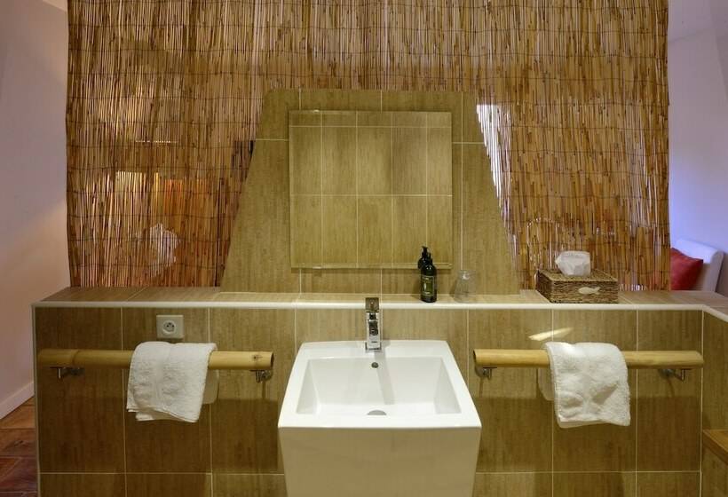 스탠다드 룸, La Singulière