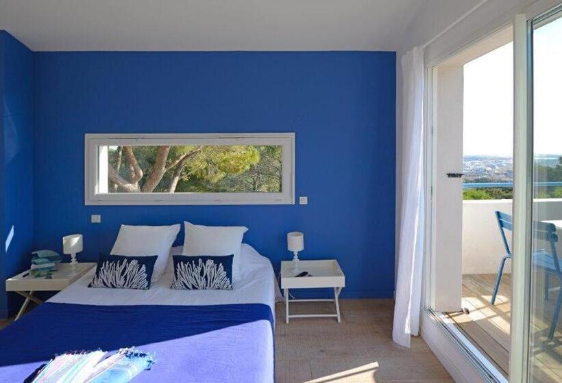 스탠다드 룸, La Singulière