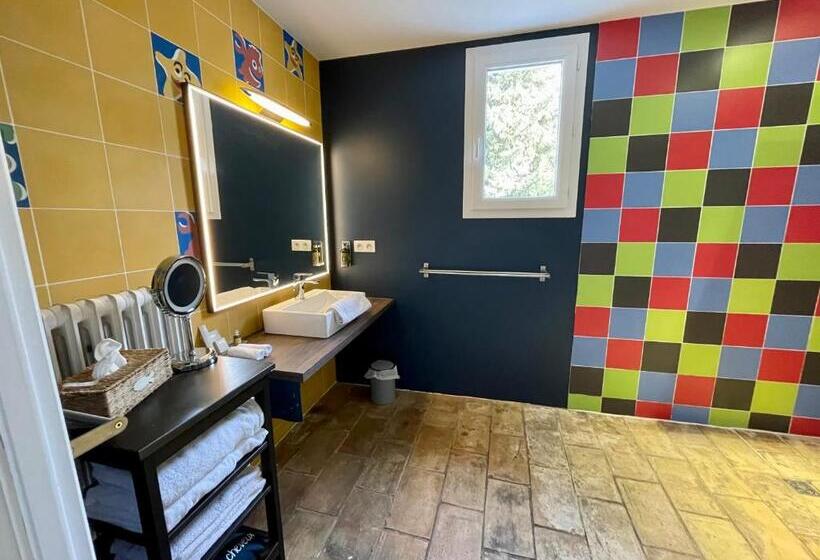 수피리어 룸, La Singulière