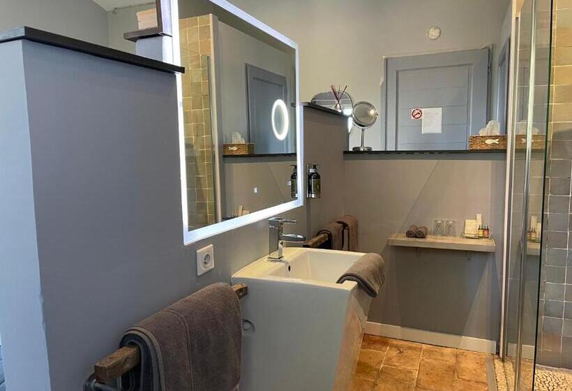 스탠다드 룸, La Singulière