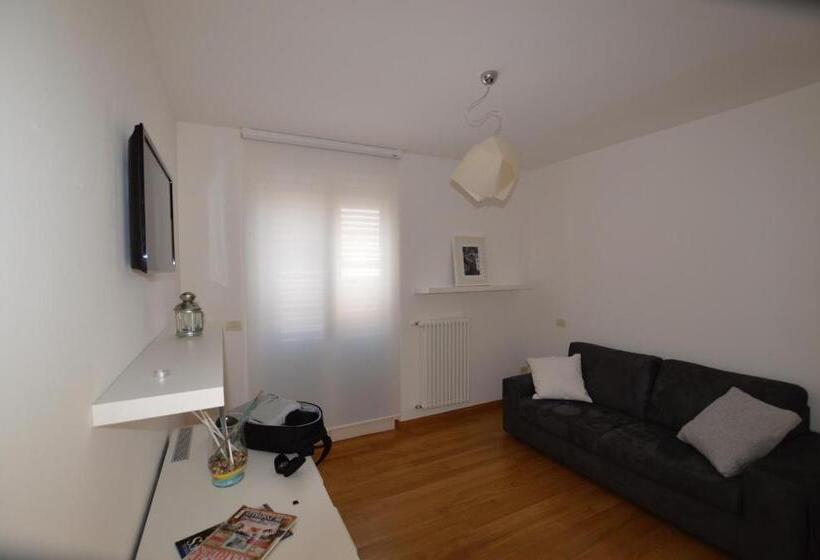 اتاق کلاس بیزنس, Le Residenze Di Via Lo Re