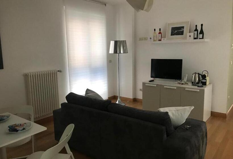 اتاق کلاس بیزنس, Le Residenze Di Via Lo Re