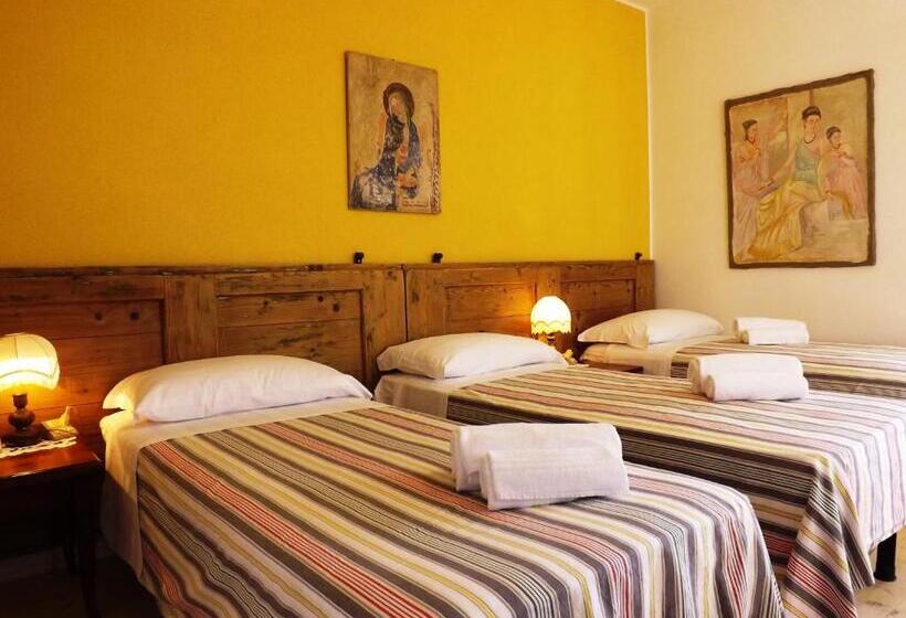 غرفة قياسية ثلاثية, Red Fenice