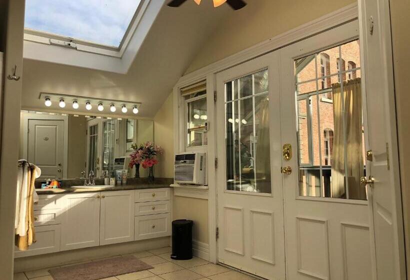 豪华工作室, Robert Porter House Inn