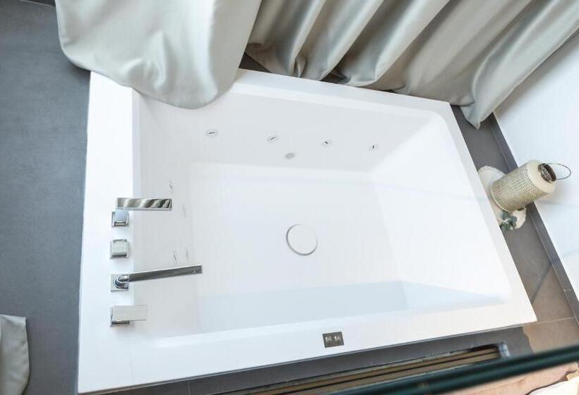 Quarto Estandar com Hidromassagem, Vigna Caracciolo