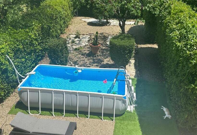 اتاق استاندارد با سرویس بهداشتی مشترک, Villa Zara