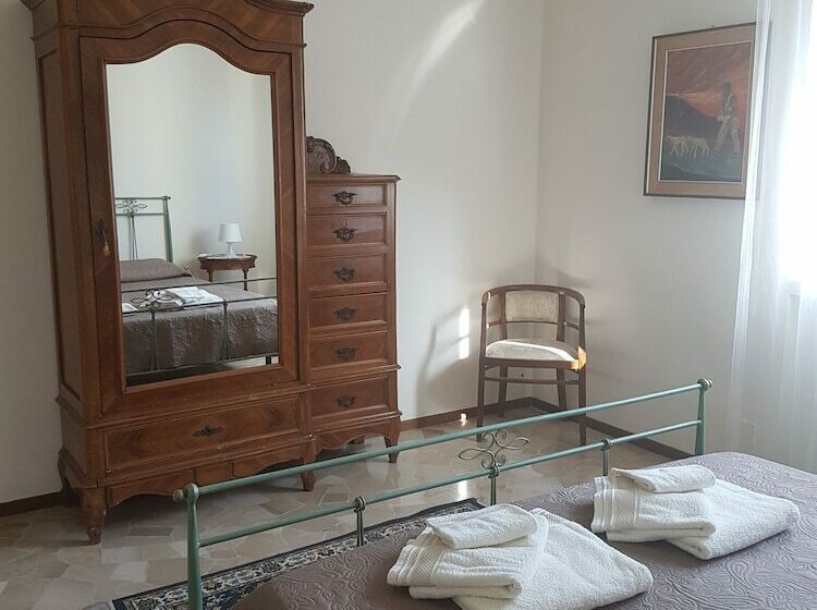 标准四人间共用浴室, Bed & Breakfast Ai Due Vecchi Ulivi