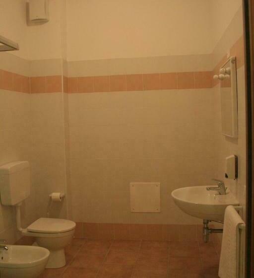 חדר סטנדרט, Casthello Ostello Di Vallecamonica