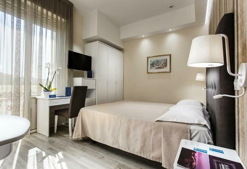 اتاق استاندارد با بالکن, Internazionale