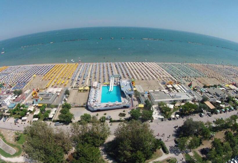 اتاق استاندارد با چشمانداز دریا, Internazionale