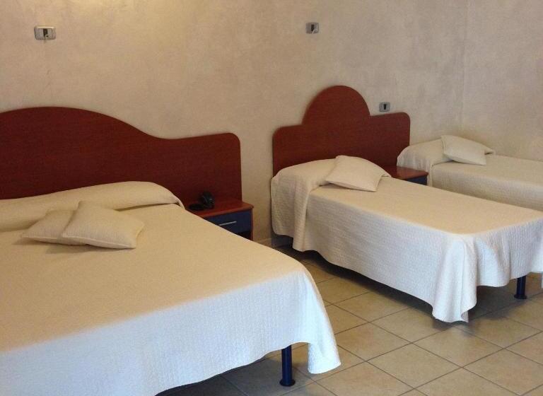 四人标准间, Tea Palace