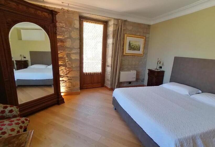 带露台的小型套房, B&b Sciabakè