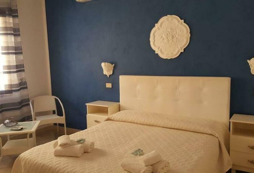 スタンダードルーム, Demetra Malophoros