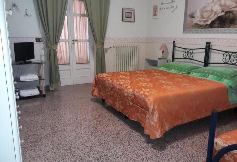 غرفة قياسية ثلاثية, Le Schiavelle