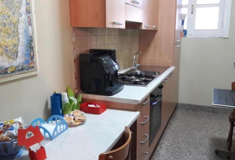 غرفة قياسية ثلاثية, Le Schiavelle