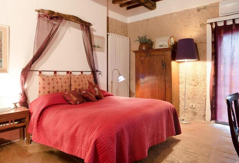 غرفة قياسية ثلاثية مطلة علي الحديقة, Poggioba