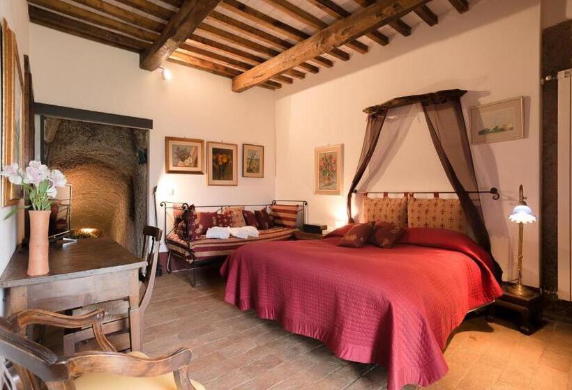 غرفة قياسية ثلاثية مطلة علي الحديقة, Poggioba