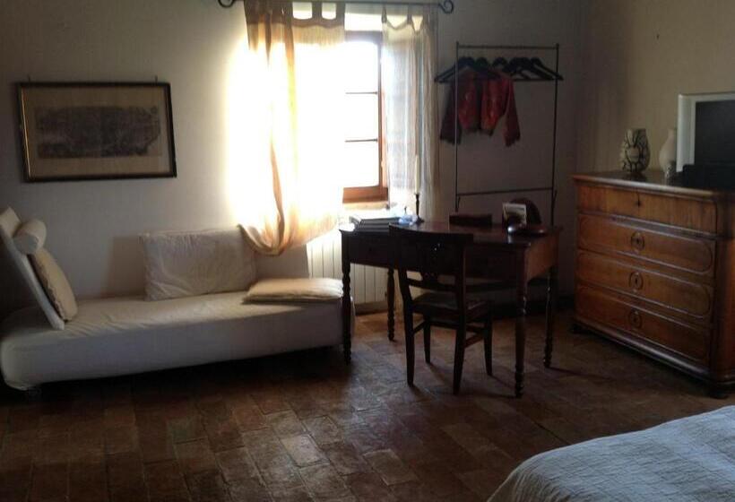 غرفة قياسية ثلاثية ذات اطلالة, Poggioba