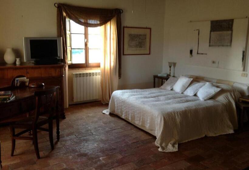 غرفة قياسية ثلاثية ذات اطلالة, Poggioba