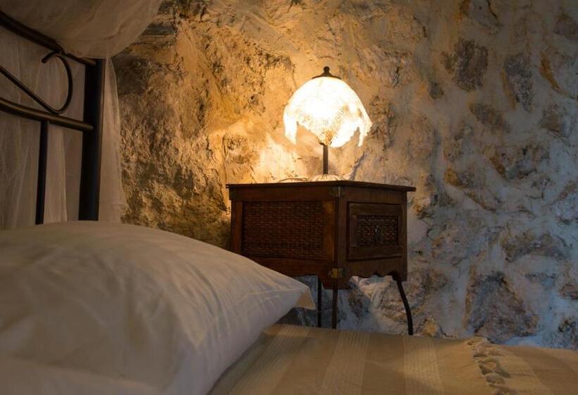 1ベッドルームアパートメントをつなぐ, Roba Degli Ulivi