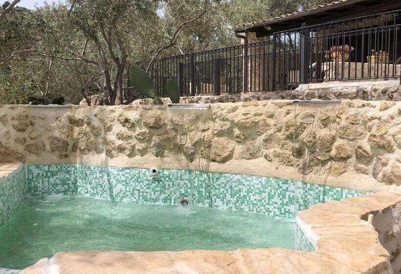 ファミリールーム, Roba Degli Ulivi