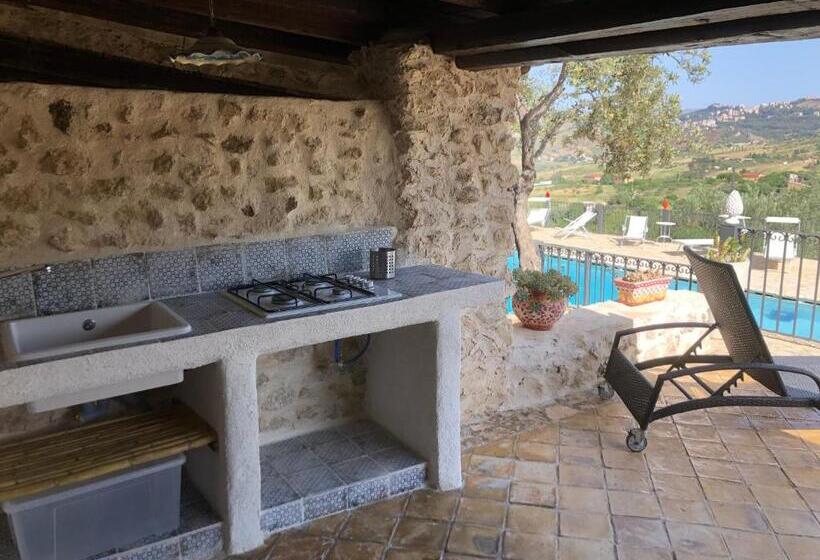 デラックスの4人部屋, Roba Degli Ulivi