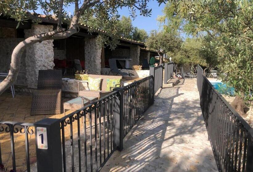 デラックスの4人部屋, Roba Degli Ulivi