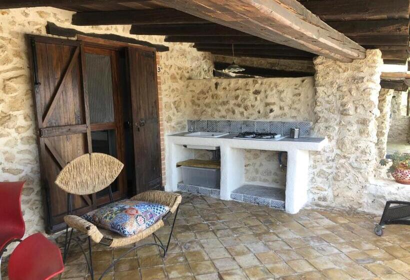 デラックスの4人部屋, Roba Degli Ulivi