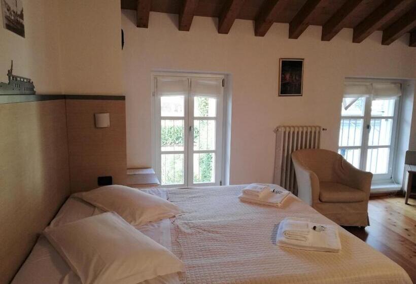 Suite with lake view, Albergo Del Sole
