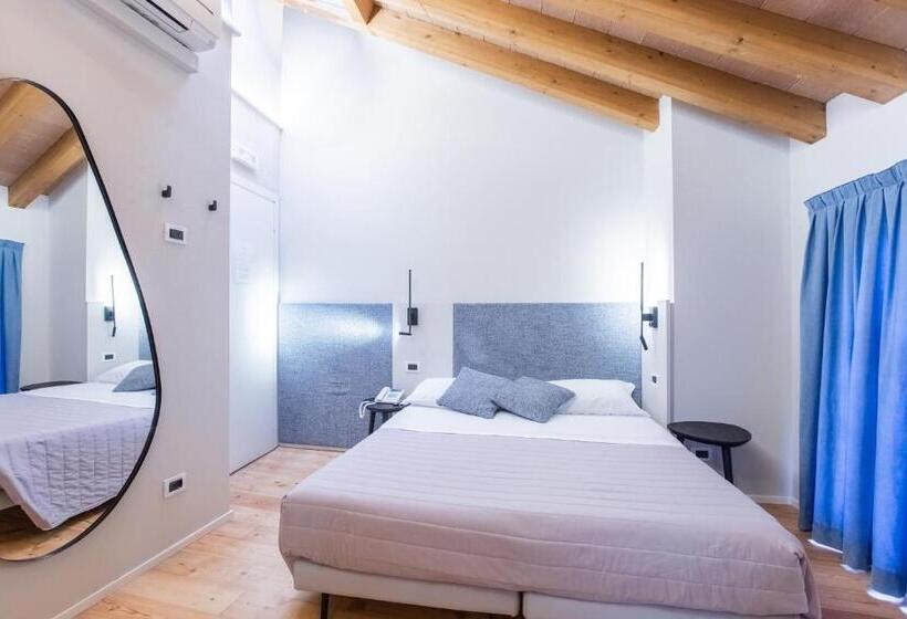 Suite with lake view, Albergo Del Sole