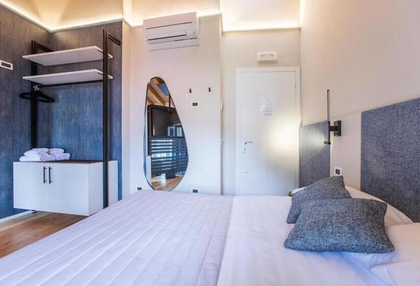 Suite with lake view, Albergo Del Sole