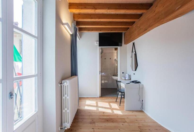 Номер Стандарт с Балконом, Albergo Del Sole