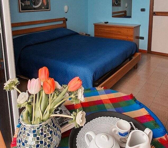 اتاق استاندارد یک نفره, Mediterraneo