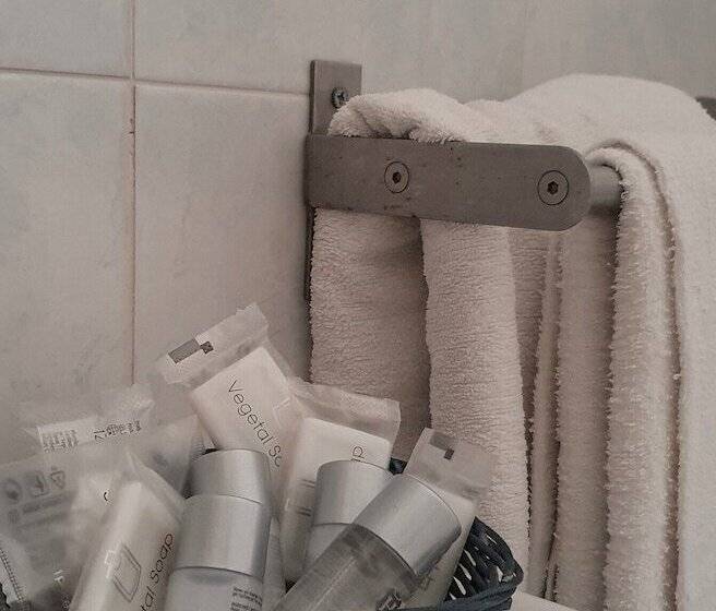 اتاق استاندارد سه نفره, Mediterraneo