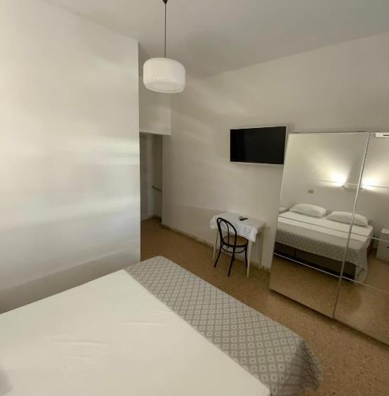 이코노미 룸, Naviglio