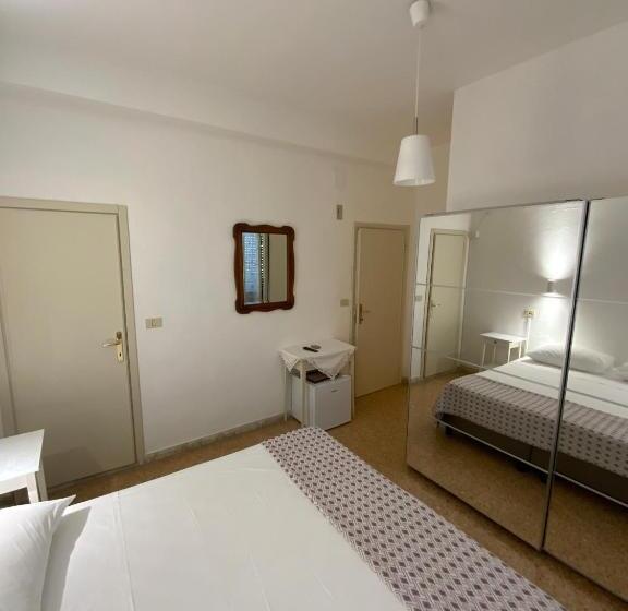 이코노미 룸, Naviglio