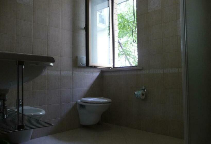 Номер Стандарт, Naxos B&b