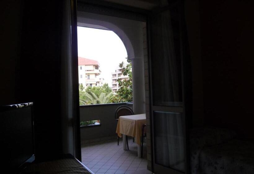 Номер Стандарт Трехместный, Naxos B&b
