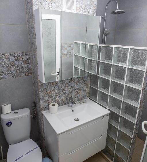 ファミリールーム, Proton