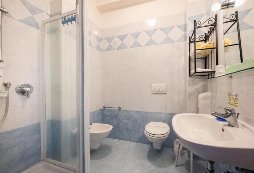 غرفة قياسية رباعية, Tizian Beach