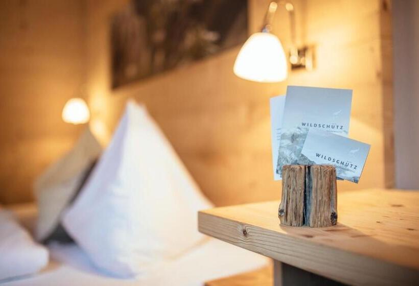 标准间带山景, Wildschütz