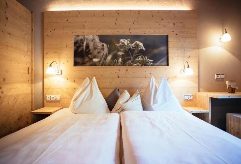 标准间带山景, Wildschütz